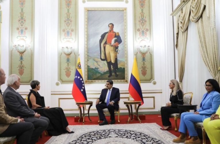 Primera dama de Colombia se reúne con Maduro y su esposa en Caracas