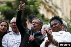 Con los colombianos en las calles, Petro insta al Congreso a aprobar las reformas
y presenta otras dos medidas