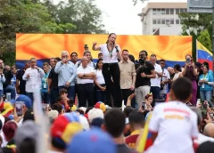 ‘Tienen la oportunidad para reafirmar el futuro de la democracia’